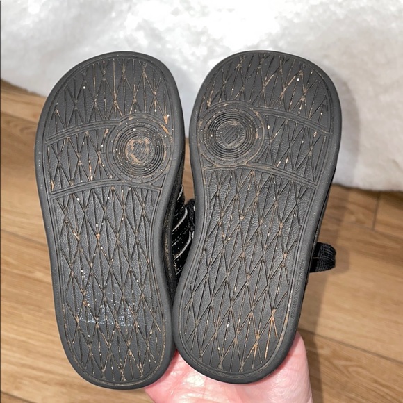 K-Swiss Kids Black Sneakers - Picture 5 of 7